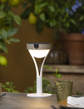 LES JARDINS TYBLE White Solar Table Lamp 26cm